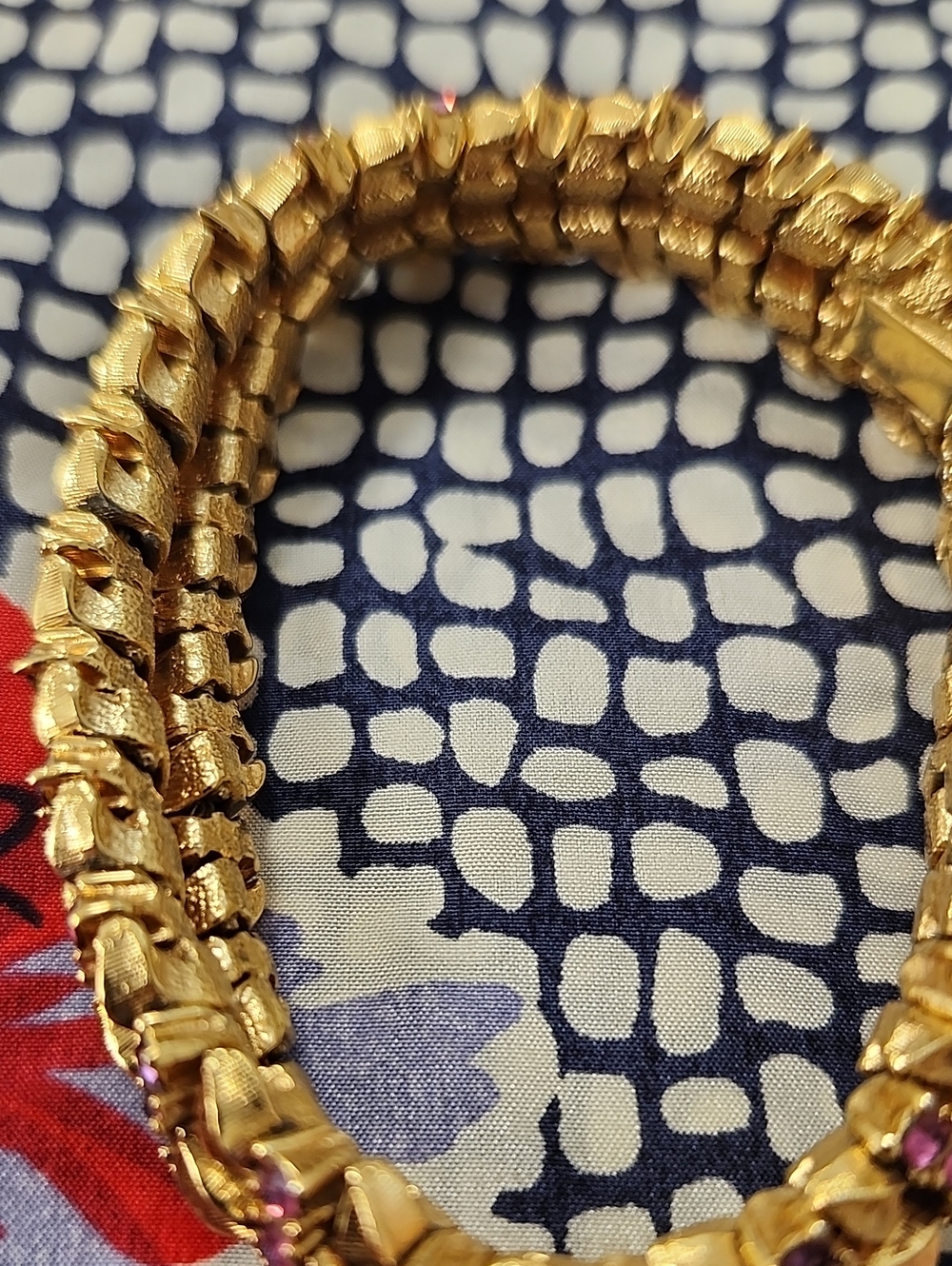 Vintage 1950s Gold Tone Rhinestone Leaf Link Bracelet - Trifari Style - Picture 2 of 6